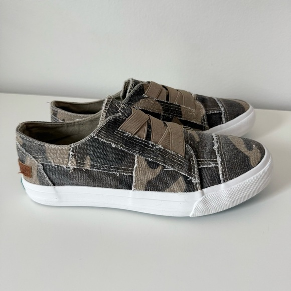 NEW Blowfish Marley Slip On Sneaker Natural Camouflage Canvas Brown Size 8.5 - Picture 2 of 10